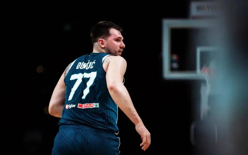 九游体育入口最后时刻胜出首场状态出色，TL观众沸腾！，东契奇重返赛场赛场气氛高涨的简单介绍